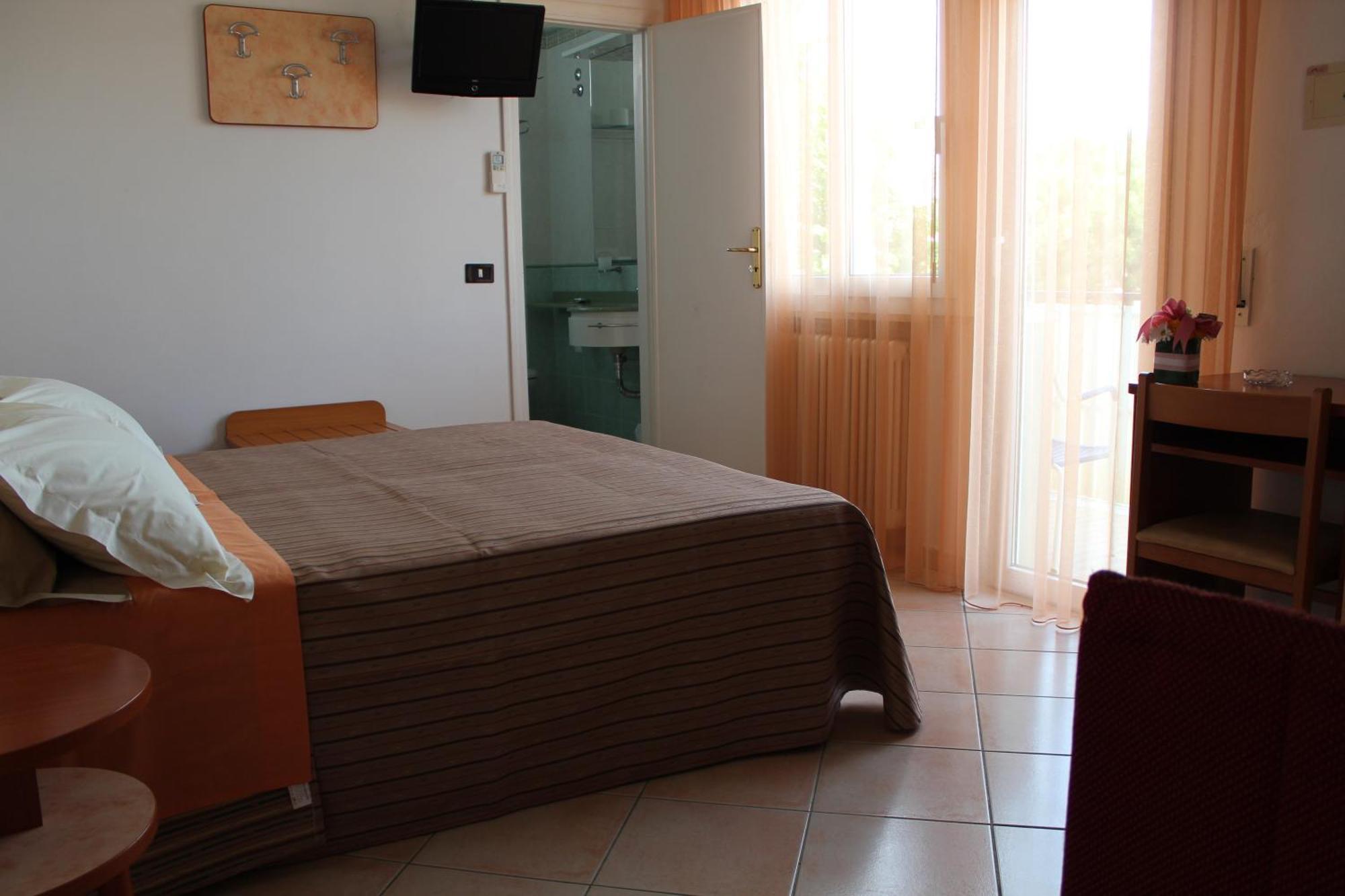 Hotel Verdemare Ріміні Номер фото