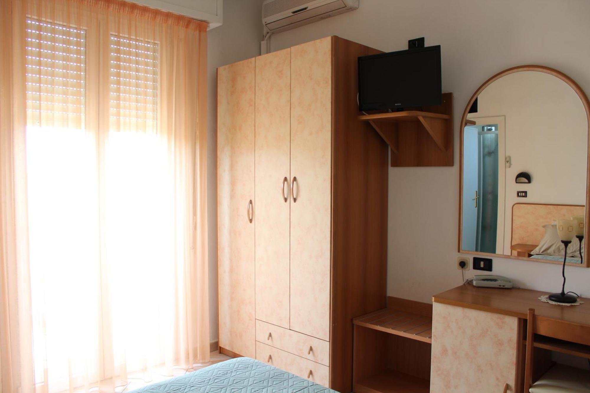 Hotel Verdemare Ріміні Номер фото