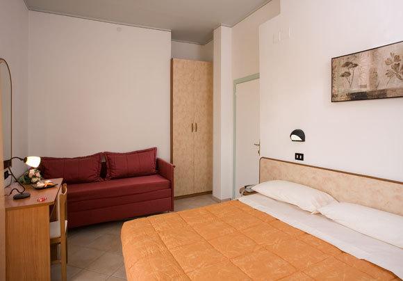 Hotel Verdemare Ріміні Екстер'єр фото