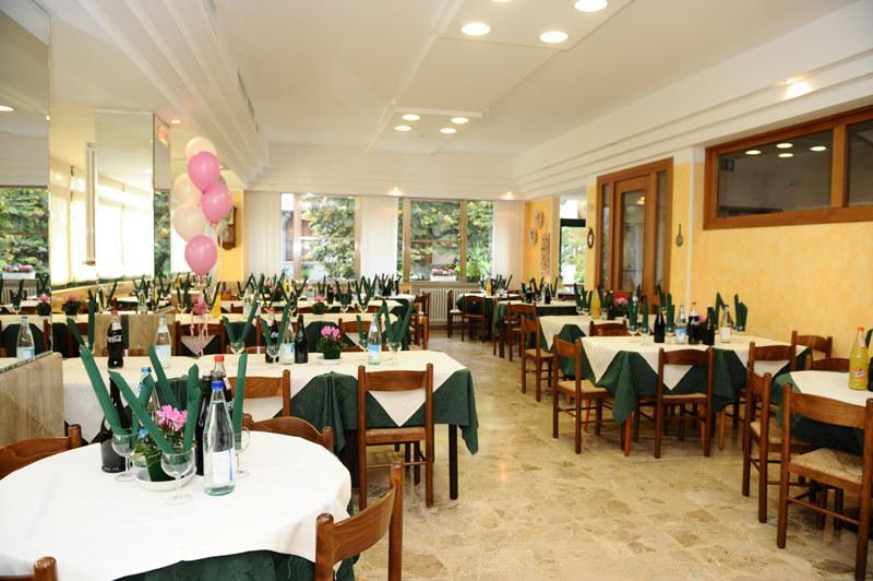 Hotel Verdemare Ріміні Екстер'єр фото
